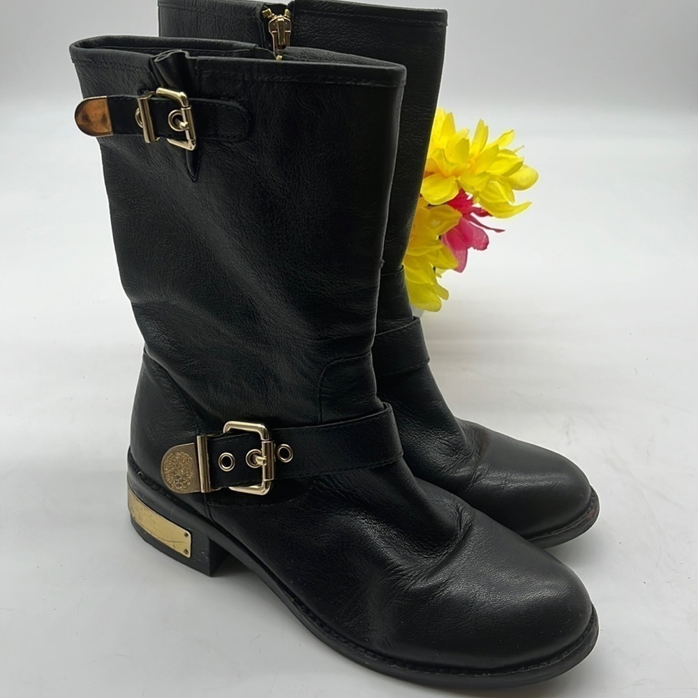 Vince Camuto Black Leather With Gold Accents Sz 8.5. BAB1161B